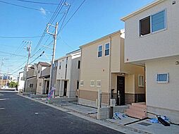 現地写真です。道路幅6mに接する住みやすい環境です。