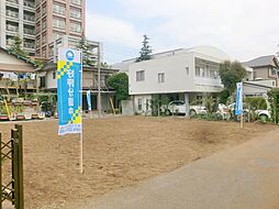 南北両面道路の為、日当良好です。