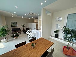 ラフィナータ株式会社　本店