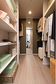 デュオヴェール豊中曽根 ウォークインクローゼット