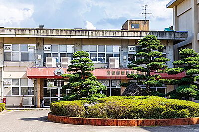 市立 岳陽中学校（正門） 約350m（徒歩5分）