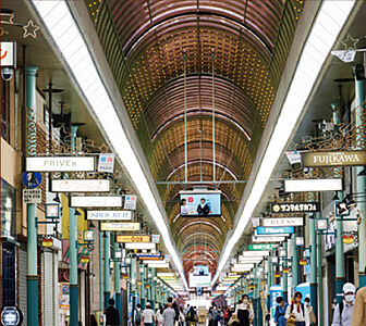 松山銀天街商店街 (徒歩14分)