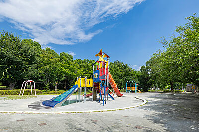 与野中央公園 約830m(徒歩11分)