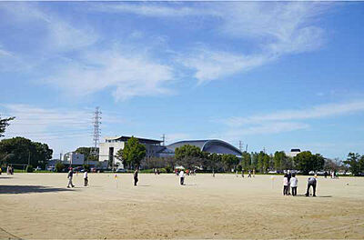 総合運動公園 約1,920m（徒歩24分）