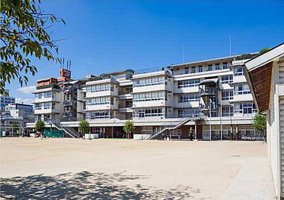市立岡山中央小学校〈通学指定校〉 約830m(徒歩11分)
