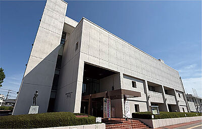 熊谷図書館 約1,020m(徒歩13分)