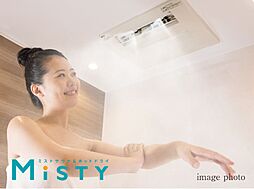 [ミストサウナ付浴室暖房乾燥機] 標準装備の浴室暖房乾燥機は、短時間で身体が温まるミストサウナ付。スプラッシュミストとマイクロミストの切替えが可能。