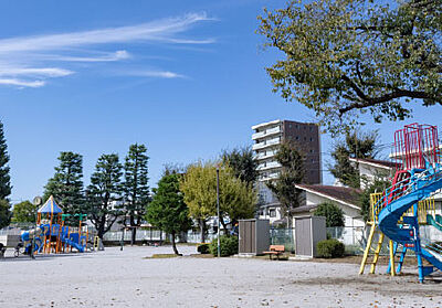 美好町公園 約440m(徒歩6分)