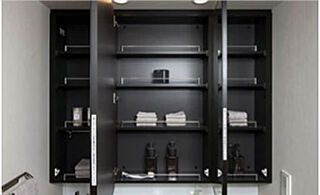 リーフィアレジデンス八王子北野 三面鏡裏収納