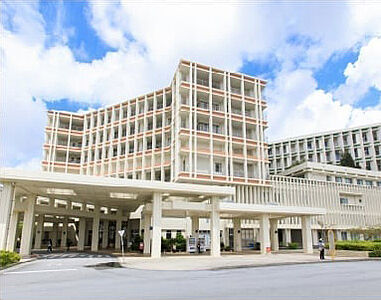 沖縄県立南部医療センター・こども医療センター 約1,350m（車約3分）