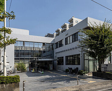 立川市錦図書館 約540m（徒歩7分）