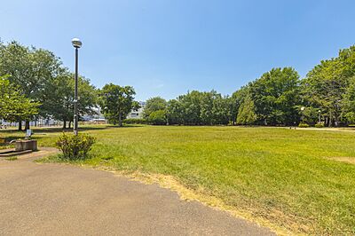 梶野公園 約240m（徒歩3分）