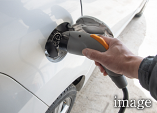 サンクレイドル鶴見緑地公園 EV充電スタンド