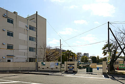 豊中市立寺内小学校 約630m (徒歩8分)
