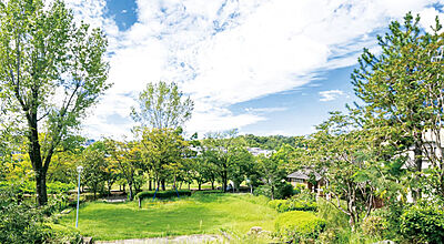 こでまり公園 【W】約600m(徒歩8分)・【C】約510m(徒歩7分) 【S】約500m(徒歩7分)・【E】約580m(徒歩8分)