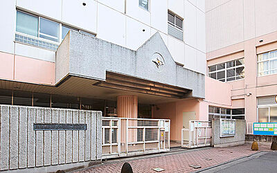 区立 阿佐ヶ谷中学校 約110m(徒歩2分)