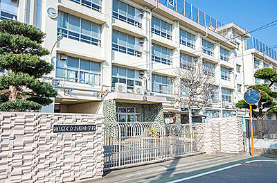 区立谷原中学校 約1,030m(徒歩13分)
