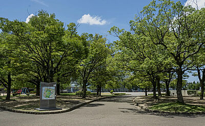 大手前公園 約340m(徒歩5分)