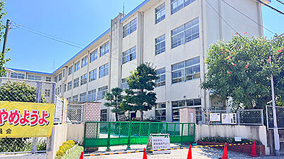 福岡市立石丸小学校 約860m（徒歩11分）