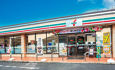 セブンイレブン 四日市中川原1丁目店 約120m(徒歩2分)