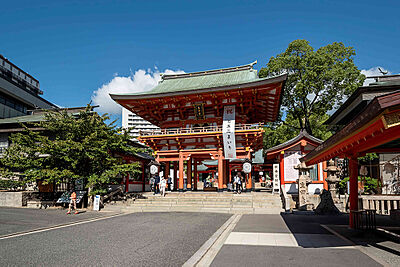 生田神社 約200m(徒歩3分)