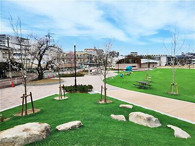 新大宮中央公園 約240m(徒歩3分)