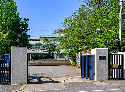 市立第一中学校 現地より約2,100m（徒歩27分）
