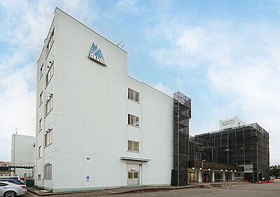 富山市立奥田中学校 約910m(徒歩12分)