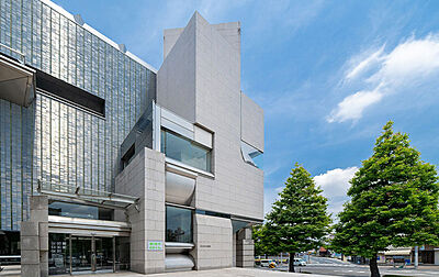 岡山県立美術館 約660m(徒歩9分)