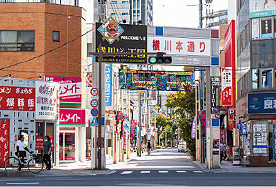 横川本通り商店街 約240m(徒歩3分)
