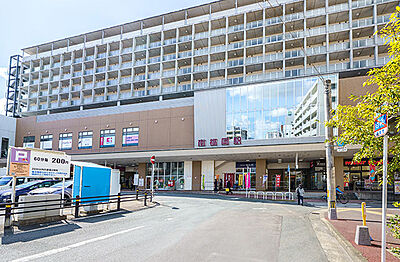 JR鹿児島本線「南福岡」駅 約1,170m（自転車5分）+約50m（徒歩1分）※自転車分数は南福岡駅前駐輪場まで