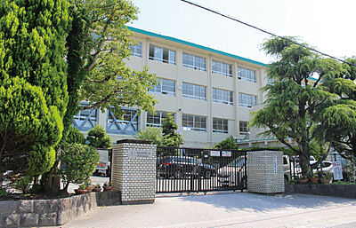 福岡市立城西中学校（通学区） 約940m（徒歩12分）