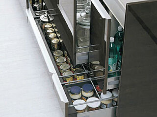 クレアホームズ鷹匠公園ザ・タワー 巾木収納付フロアコンテナ