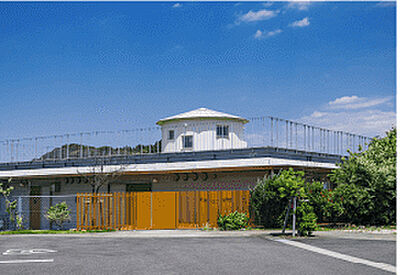 私立 新貝ひよこ保育園 約460m（徒歩6分）