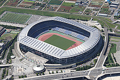 日産スタジアム 約1,220m（徒歩16分）※提供写真