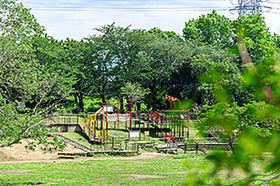 岸根公園 約1,250m（徒歩16分）