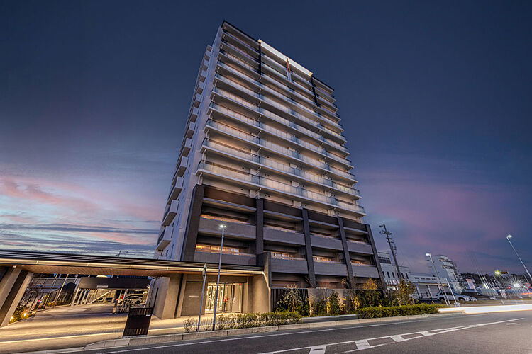 Tステージ 豊田四郷 レガリア EAST 外観