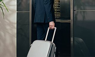 エンブルセブンスタワー 2基のエレベーター