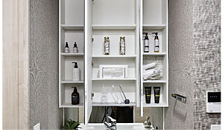 シティホーム札幌ステーションスクエア 内部収納付三面鏡