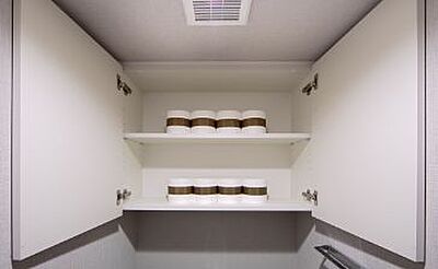 トイレ吊戸棚