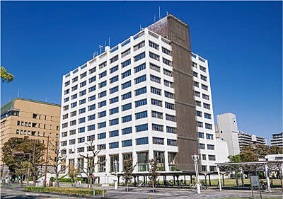 四日市市役所 約750m(徒歩10分)