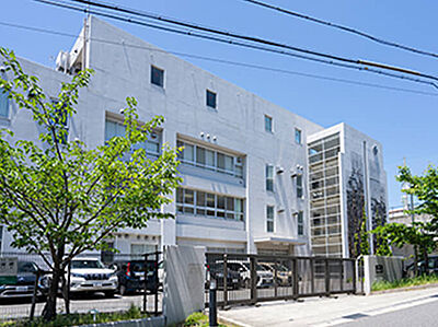 市立神丘中学校 約760m(徒歩10分)