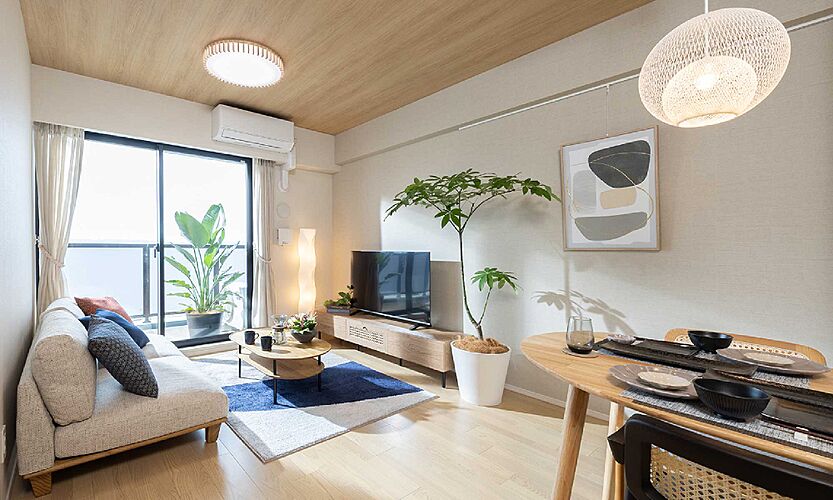 プラネスーペリア グラン大津瀬田 リビング・ダイニング（E1タイプ/1305室）