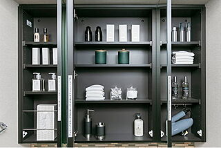 アトラス三田 鏡裏収納付三面鏡