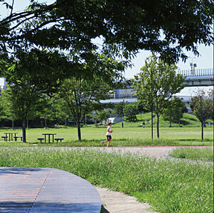 みなとのもり公園 約400m(徒歩5分)