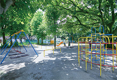 七軒家公園 (徒歩4分)