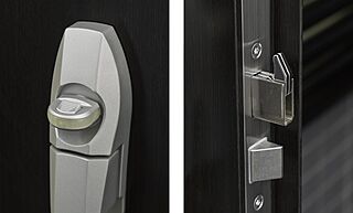 W CITY TOWERS 防犯玄関ドア