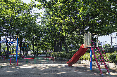 九品地公園 約570m（徒歩8分）
