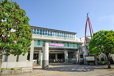 八幡山小学校 約880m（徒歩11分）※通学指定校