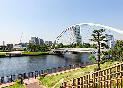 天王洲公園 約740m（徒歩10分）